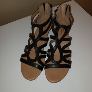 NWOT Black Low Wedges